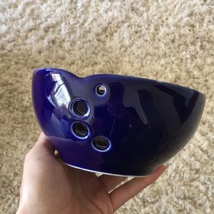 Knitting yarn bowl